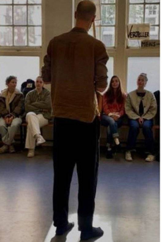 'Alsof je een steen liefdevol naar brengt'- Mijn ervaring met de butoh-workshop van Kees de Haan