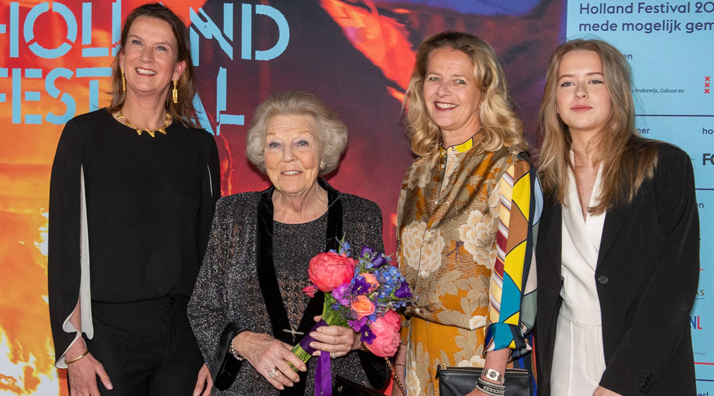 Prinses Beatrix bij openingsvoorstelling Rite of Spring